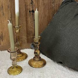 Nos jolies chandeliers vintages sont disponibles en plusieurs formes et couleurs ! 🕯️🤍

Venez les découvrir en magasin ou sur notre site internet !